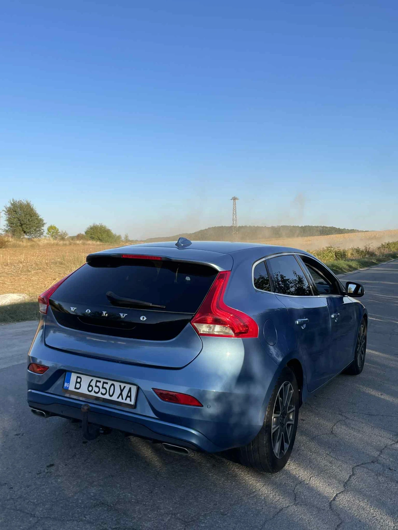 Volvo V40 D2, снимка 2 - Автомобили и джипове - 56375761