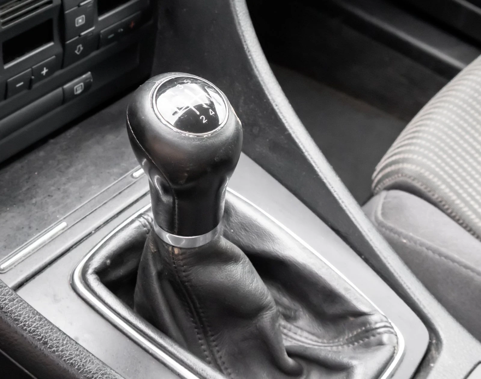 Audi A4 2.0tdi 6ck., снимка 12 - Автомобили и джипове - 56536345
