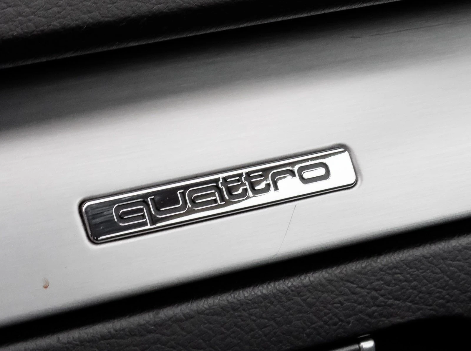 Audi A4 2.0tdi 6ck., снимка 13 - Автомобили и джипове - 56536345