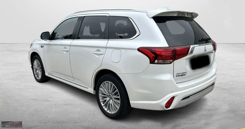 Mitsubishi Outlander 2.4/PLUG-IN/PANO/224HP/360CAM/NAVI/4x4/123b, снимка 2 - Автомобили и джипове - 46908020