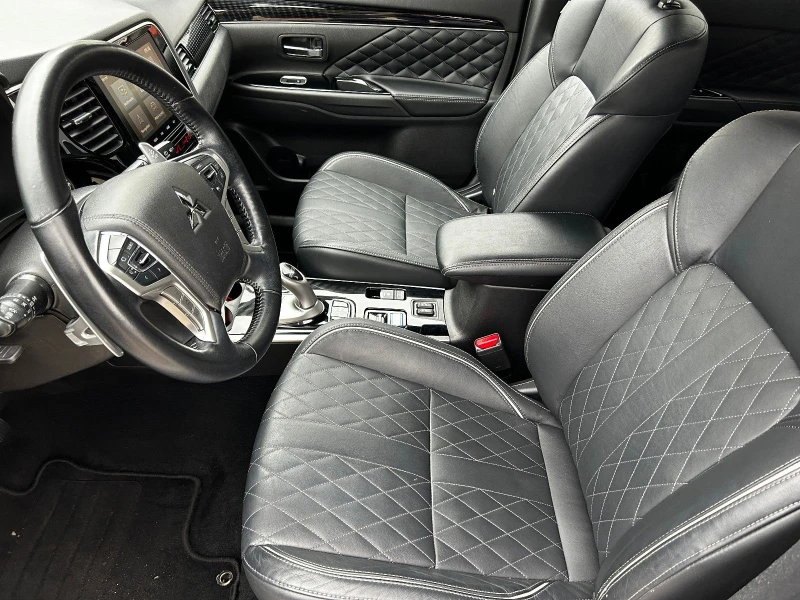 Mitsubishi Outlander 2.4/PLUG-IN/PANO/224HP/360CAM/NAVI/4x4/123b, снимка 10 - Автомобили и джипове - 46908020