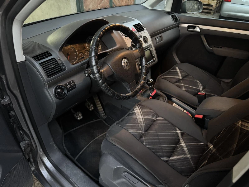 VW Touran 1.4 TSI, снимка 4 - Автомобили и джипове - 52514977