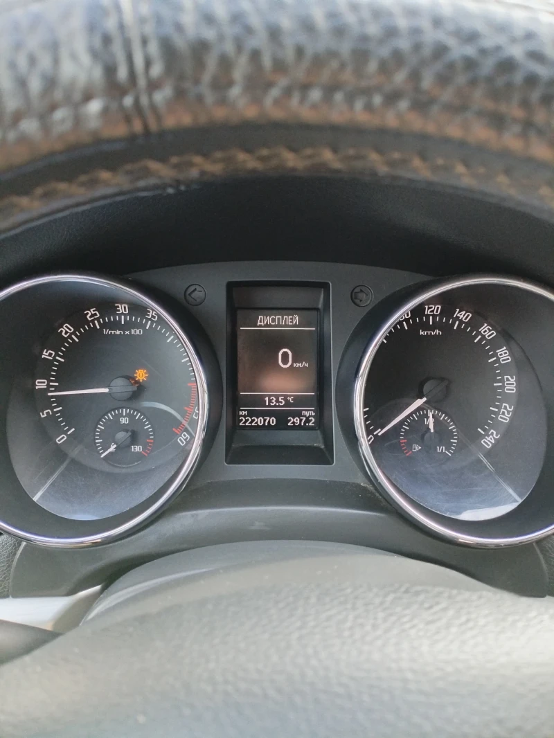 Skoda Yeti 4x4, снимка 10 - Автомобили и джипове - 53398889