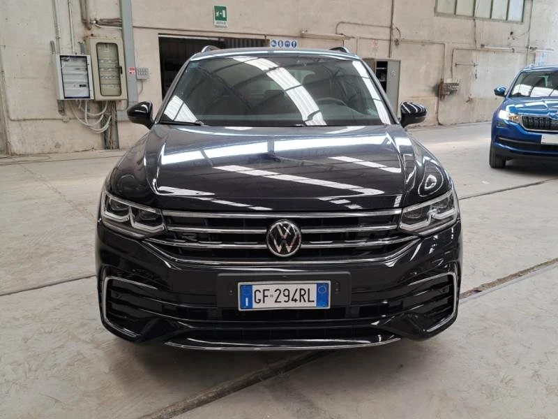 VW Tiguan R line 4motion 2.0tdi 5.2021г - изображение 6