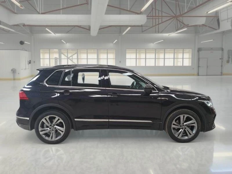 VW Tiguan R line 4motion 2.0tdi 5.2021г - изображение 5