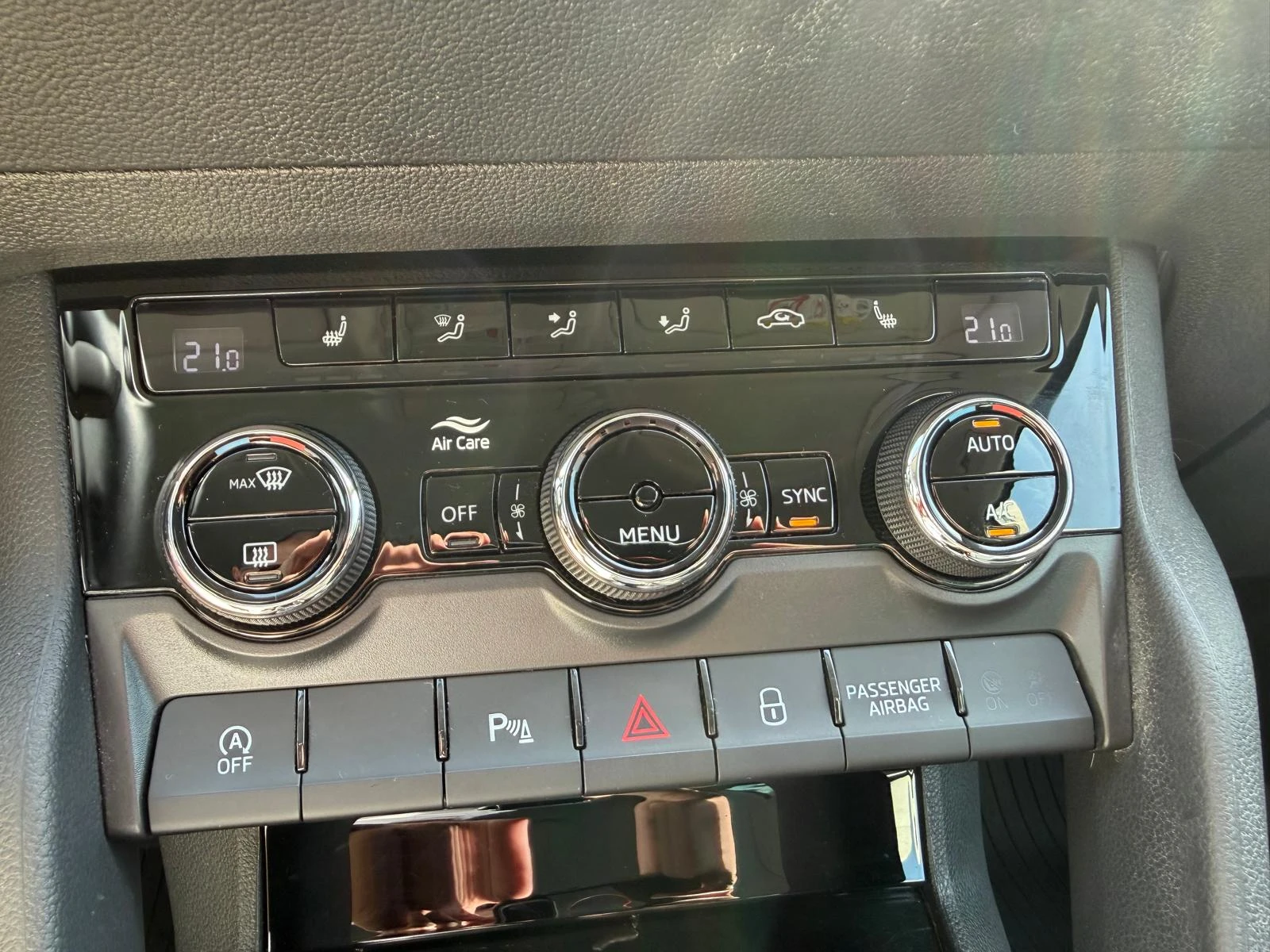 Skoda Karoq 1.5TSI/150HP/AMBITION/DSG, снимка 10 - Автомобили и джипове - 54669856