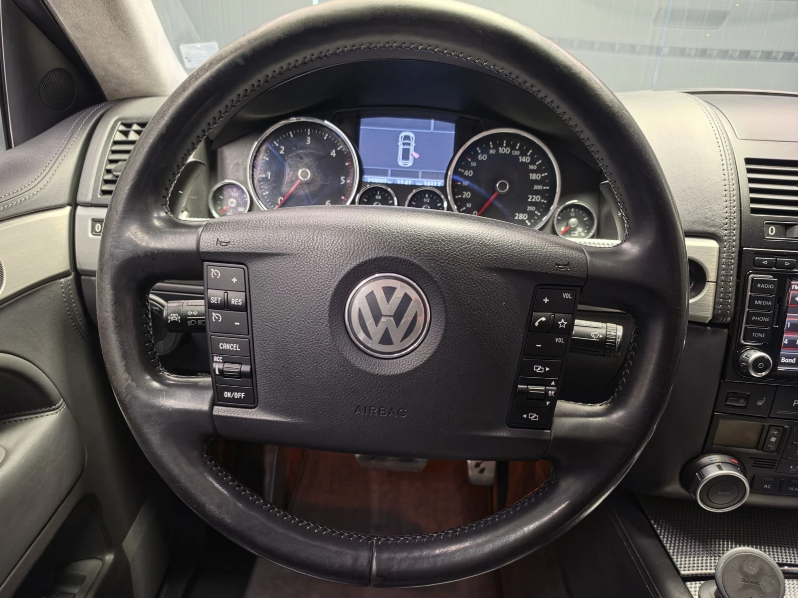 VW Touareg 5.0TDI* R50* 4x4* VW BULGARIA* FULL* ПЕРФЕКТЕН, снимка 11 - Автомобили и джипове - 55036186