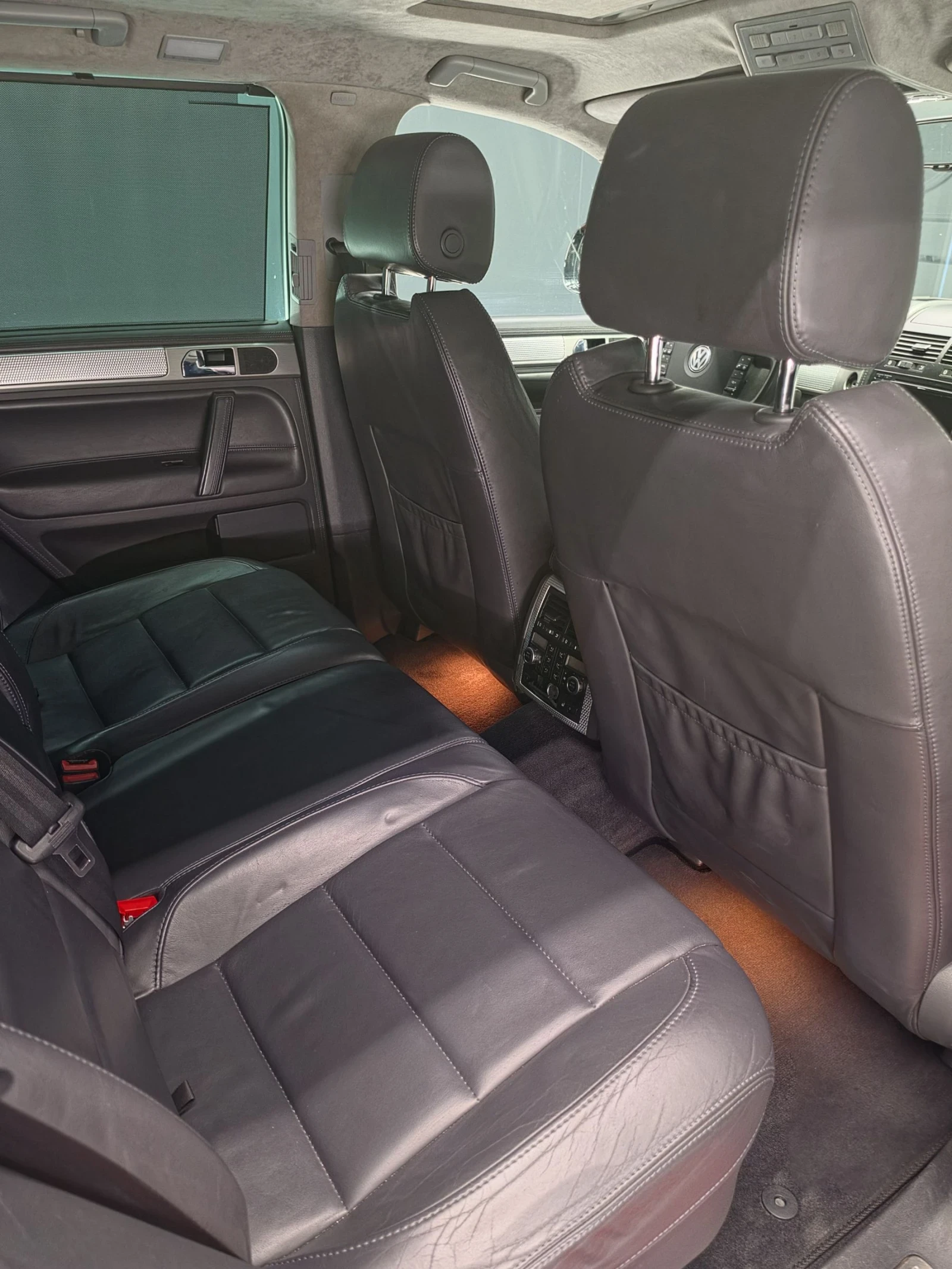 VW Touareg 5.0TDI* R50* 4x4* VW BULGARIA* FULL* ПЕРФЕКТЕН, снимка 9 - Автомобили и джипове - 55036186