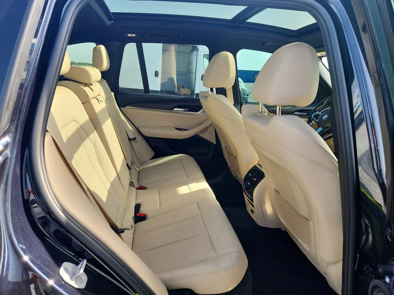BMW X3 M40i xDrive| B58| Бял салон| Digital| iDrive7| PAN, снимка 11 - Автомобили и джипове - 55270545