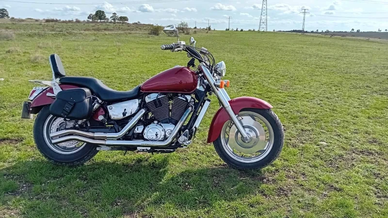 Honda Shadow VT1100C2 Sabre, снимка 1 - Мотоциклети и мототехника - 47693391