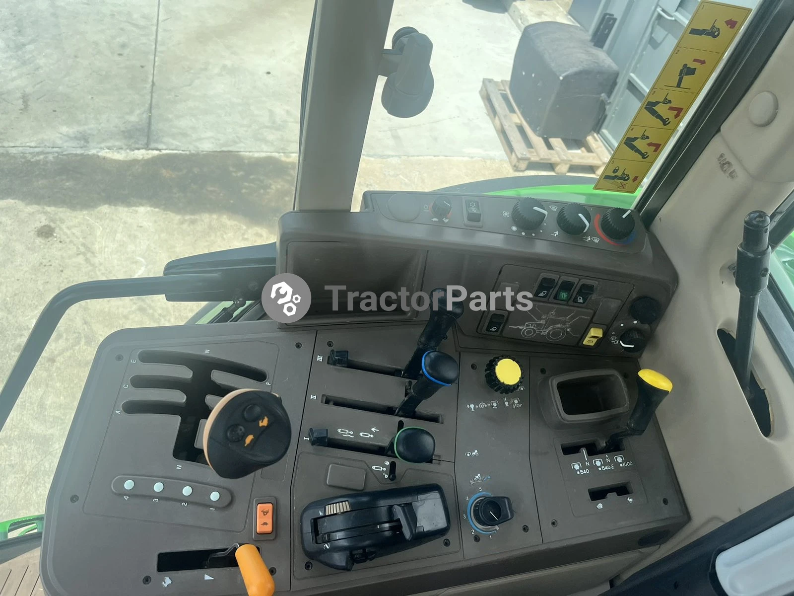 Трактор John Deere 6630 - изображение 10