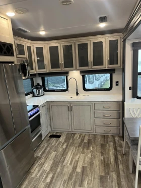 Каравана Други avalanche, снимка 8