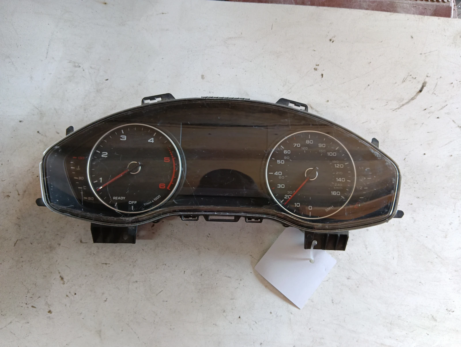 километраж RHD 8W5920941 Audi A4