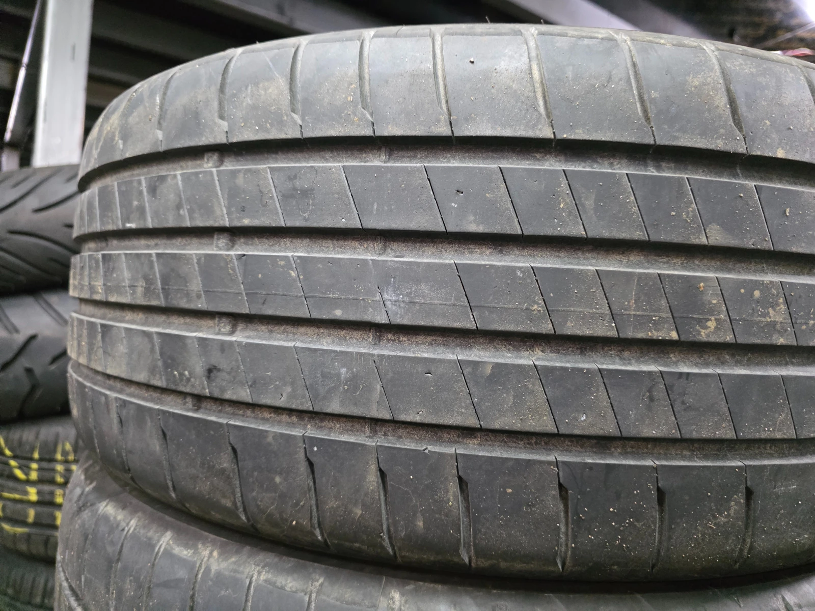 Гуми Летни 225/40R19, снимка 3 - Гуми и джанти - 55581754