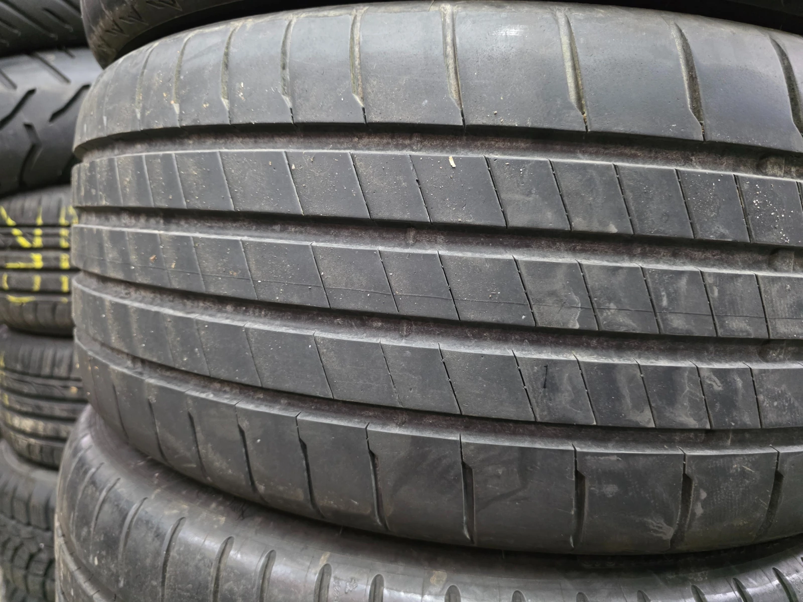Гуми Летни 225/40R19, снимка 4 - Гуми и джанти - 55581754