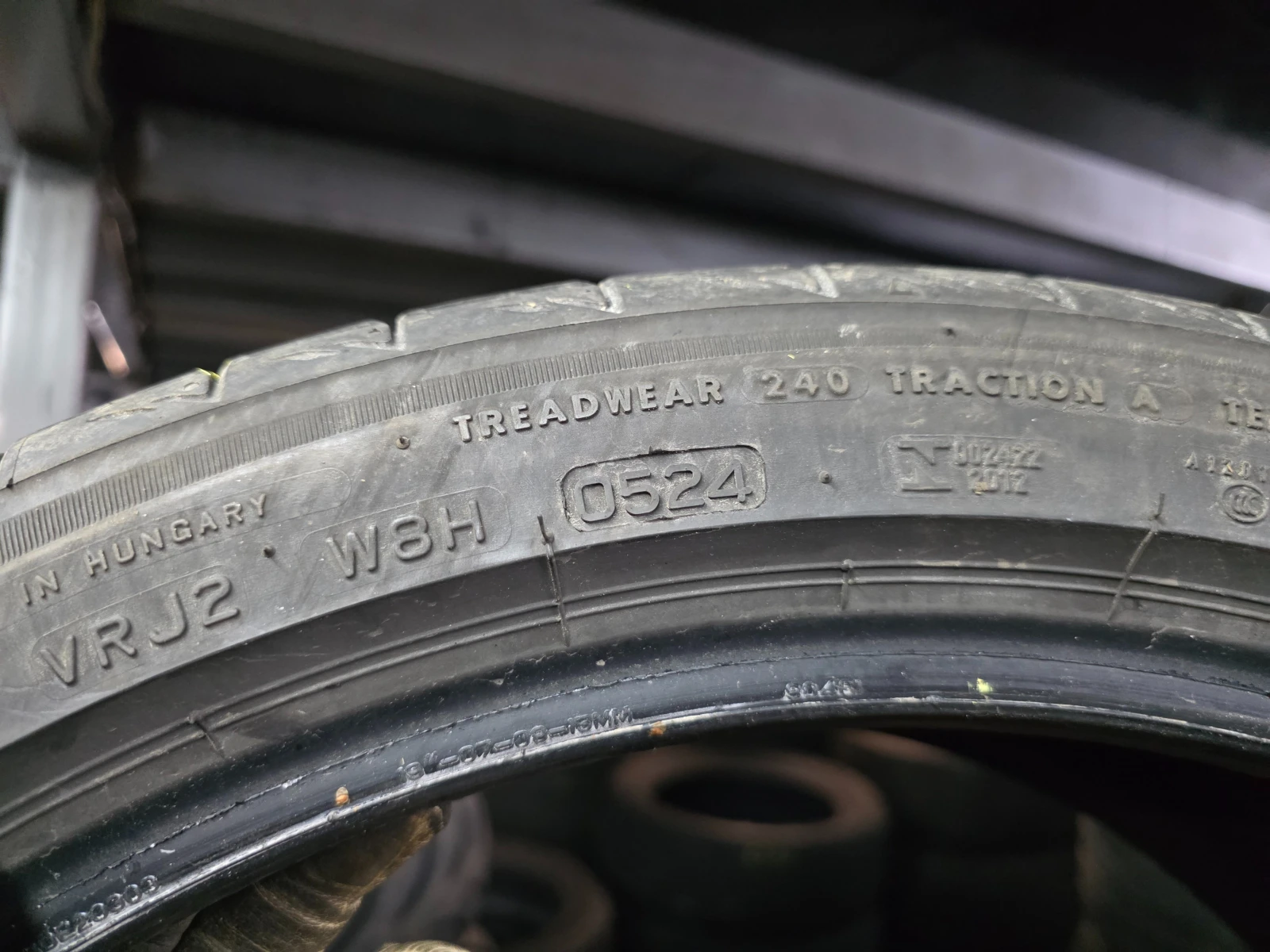 Гуми Летни 225/40R19, снимка 9 - Гуми и джанти - 55581754