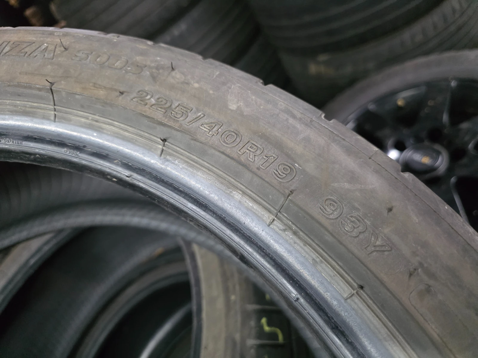Гуми Летни 225/40R19, снимка 7 - Гуми и джанти - 55581754