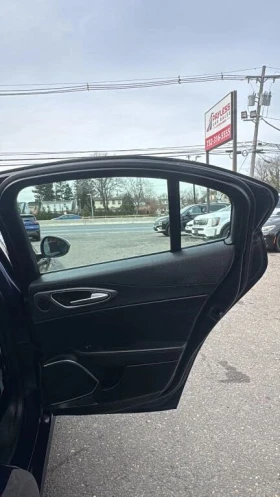 Alfa Romeo Giulia Ti Sport Carbon* CARFAX* АвтоКредит* (ЦЕНА ДО БГ) - 19299 € / 37745.56 лв. - 16128466 14