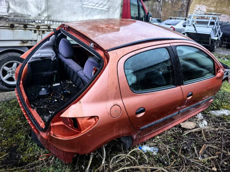 Peugeot 206 1.4i 75 к.с., снимка 2 - Автомобили и джипове - 52267562