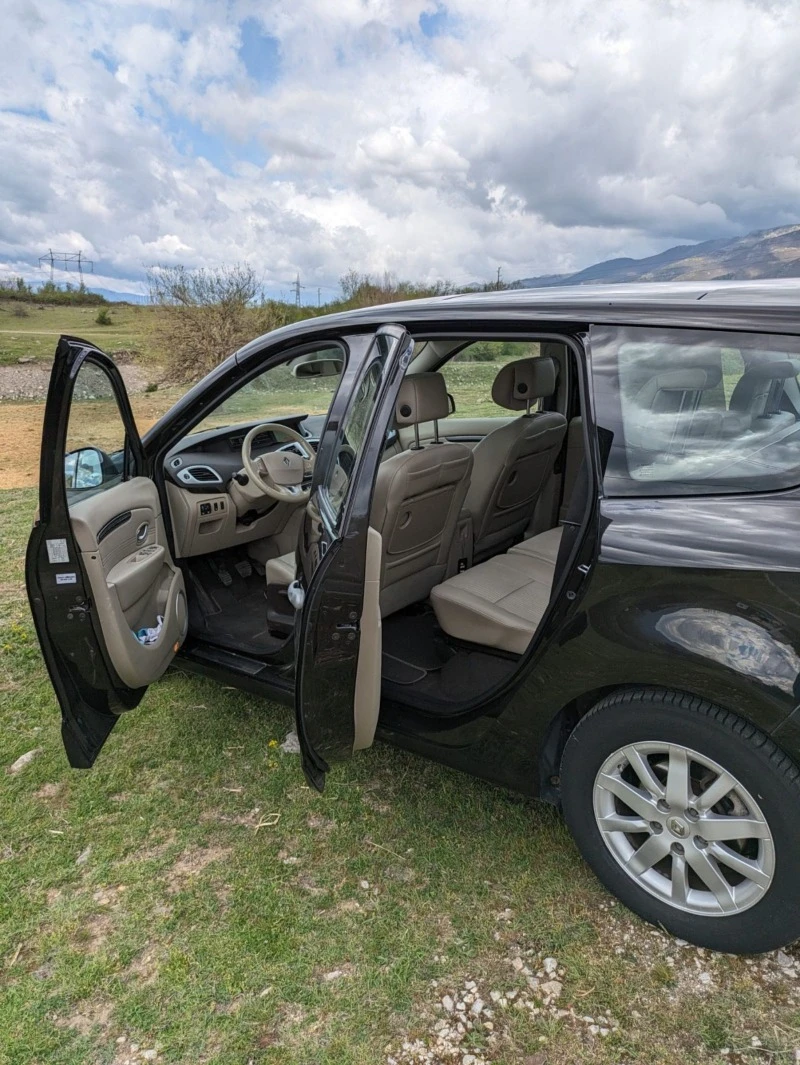 Renault Grand scenic Privilege Tce 130, снимка 9 - Автомобили и джипове - 45574854