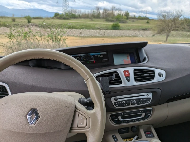 Renault Grand scenic Privilege Tce 130, снимка 6 - Автомобили и джипове - 45574854