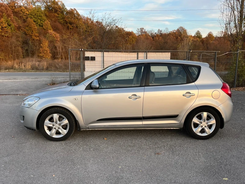 Kia Ceed 1.6CRDI 90, снимка 2 - Автомобили и джипове - 46359991