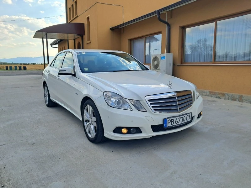 Mercedes-Benz E 220, снимка 4 - Автомобили и джипове - 49156236