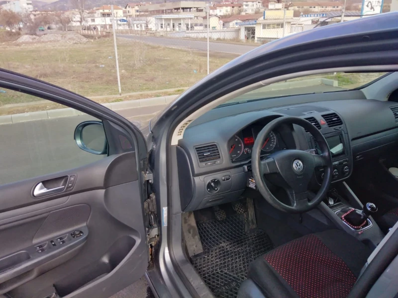 VW Golf, снимка 11 - Автомобили и джипове - 48321361