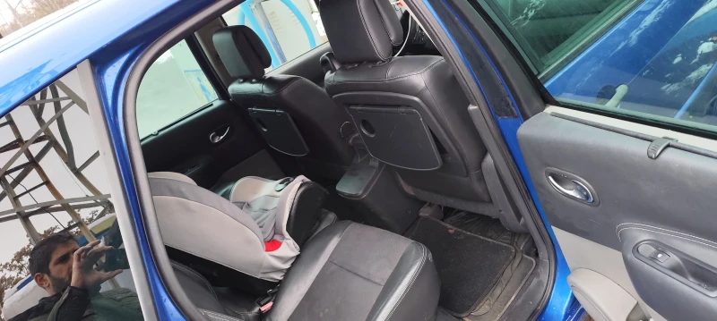 Renault Scenic, снимка 4 - Автомобили и джипове - 48702352