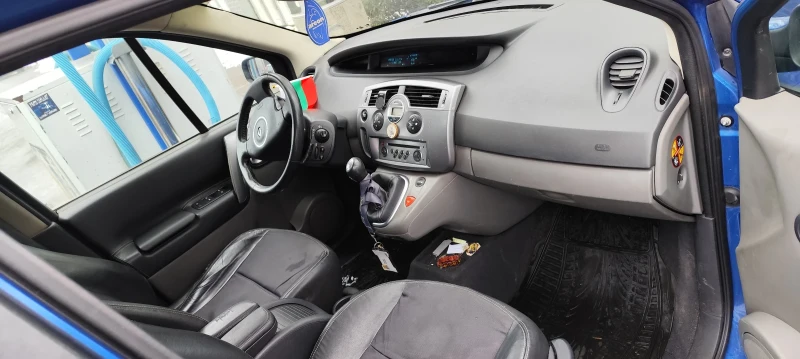 Renault Scenic, снимка 5 - Автомобили и джипове - 48702352