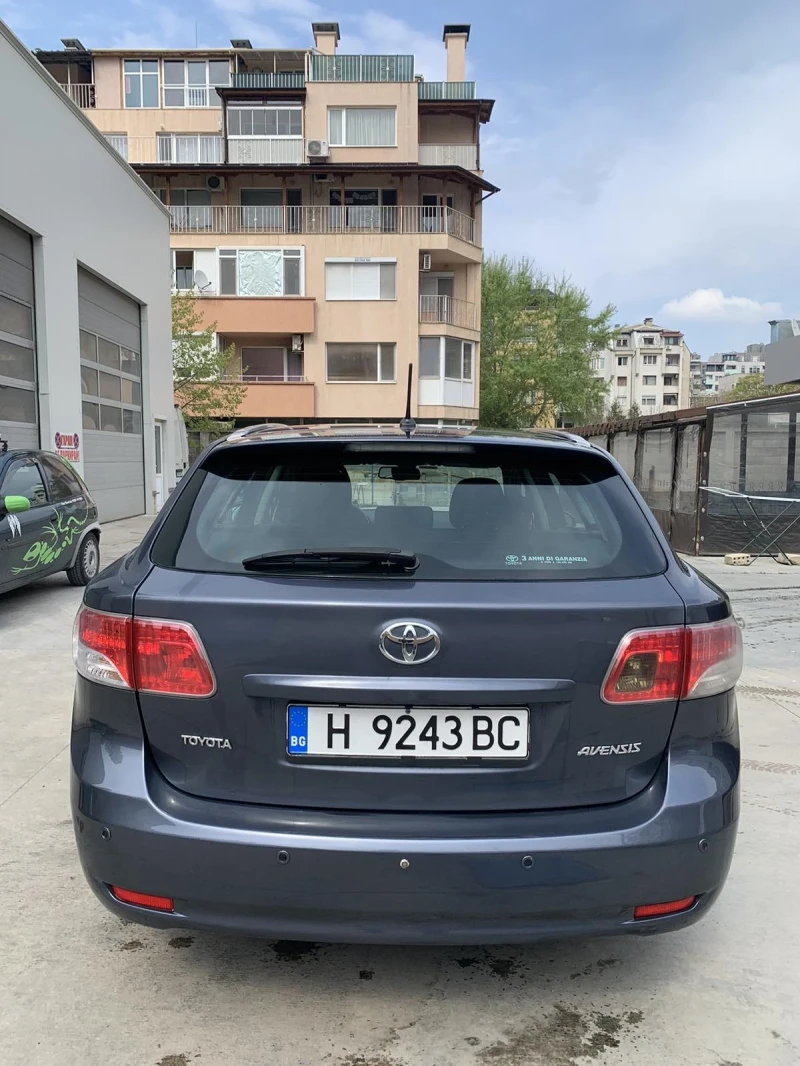 Toyota Avensis 2.0 D-4D, снимка 5 - Автомобили и джипове - 48811172