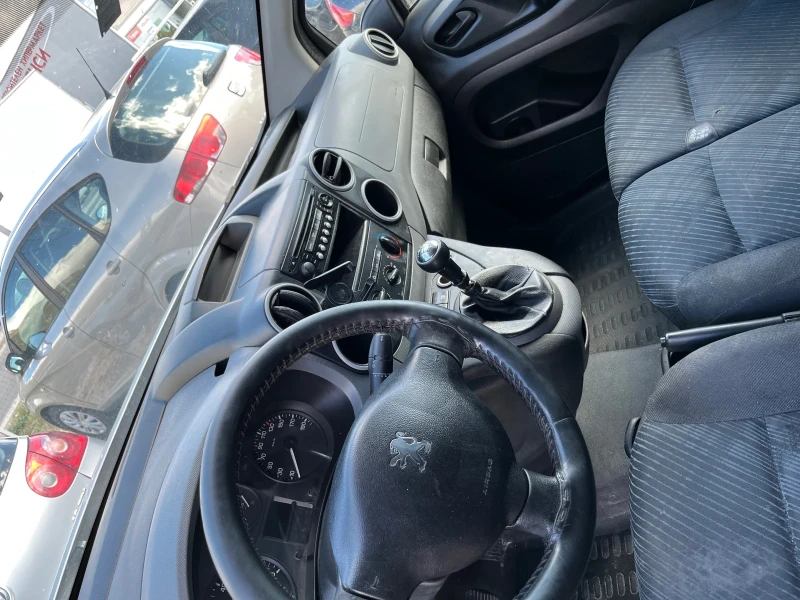 Peugeot Partner 1.6HDI клима, снимка 8 - Автомобили и джипове - 52033952