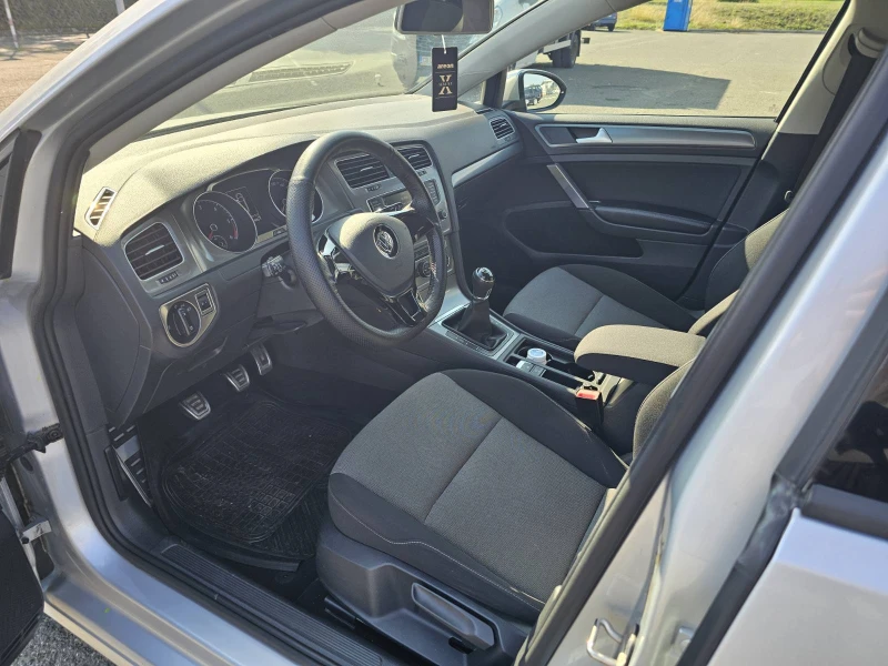 VW Golf 1.6 TDI BlueMotion, снимка 6 - Автомобили и джипове - 52165077