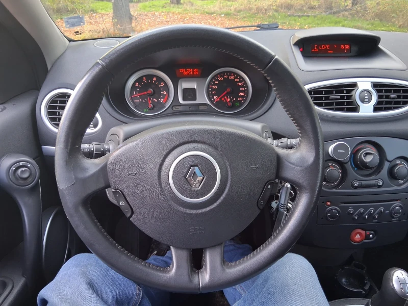 Renault Clio 1.6 16v panorama , снимка 14 - Автомобили и джипове - 52343419