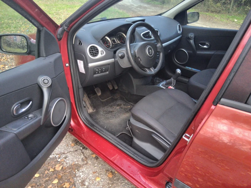 Renault Clio 1.6 16v panorama , снимка 7 - Автомобили и джипове - 52343419