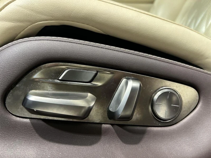 Lexus LS * LUXURY PKG MARK LEVINSON AUDIO PANORAMIC ROOF 36, снимка 12 - Автомобили и джипове - 52804005