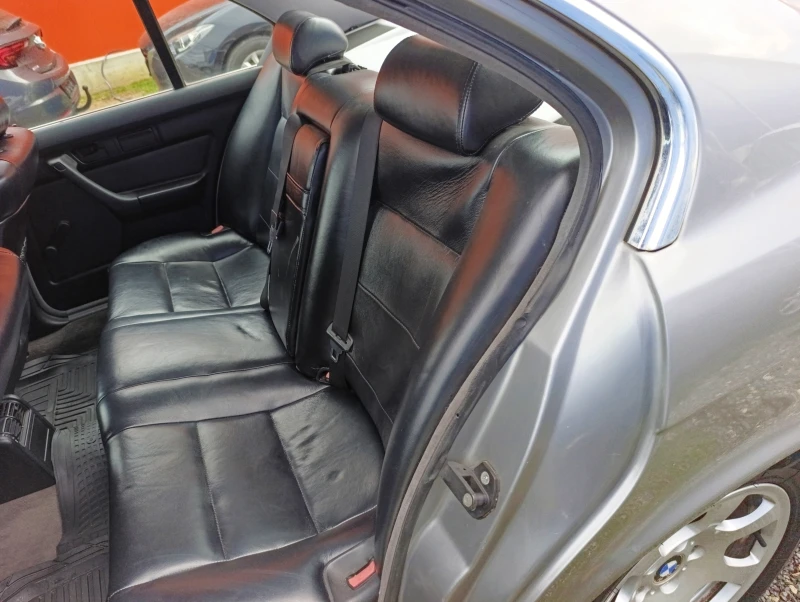 BMW 520 2, 0i 126k.c., снимка 11 - Автомобили и джипове - 53121739