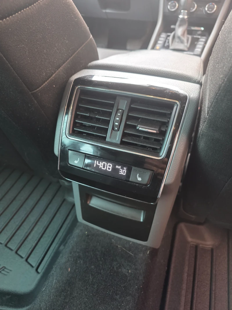 Skoda Superb 2.0, снимка 8 - Автомобили и джипове - 53413381