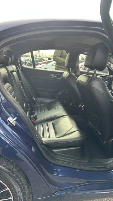 Alfa Romeo Giulia Ti Sport Carbon* CARFAX* АвтоКредит* (ЦЕНА ДО БГ), снимка 15 - Автомобили и джипове - 53245442