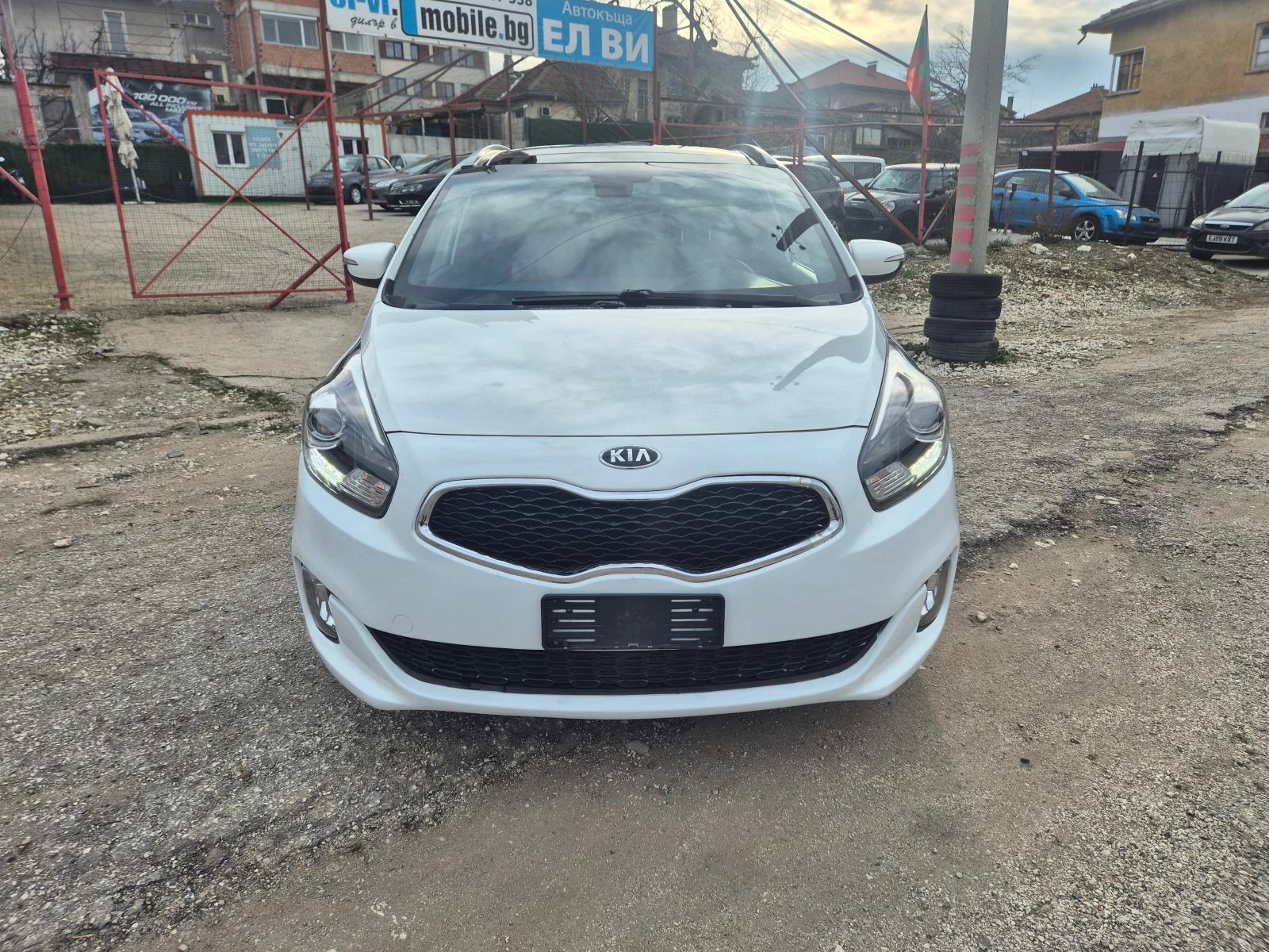 Kia Carens 1.7CRDI, NAVI, PANORAMA - изображение 2