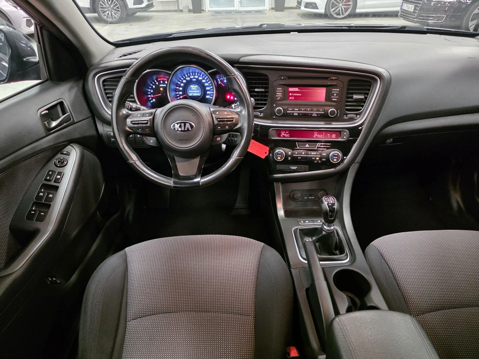 Kia Optima 1.7 CDRI 136кс | 6СК | Обслужена | Mobile.bg — изображение 10