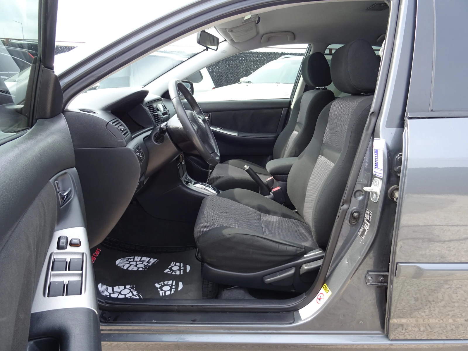 Toyota Corolla 1.4 D4D M-MT , снимка 10 - Автомобили и джипове - 53913890