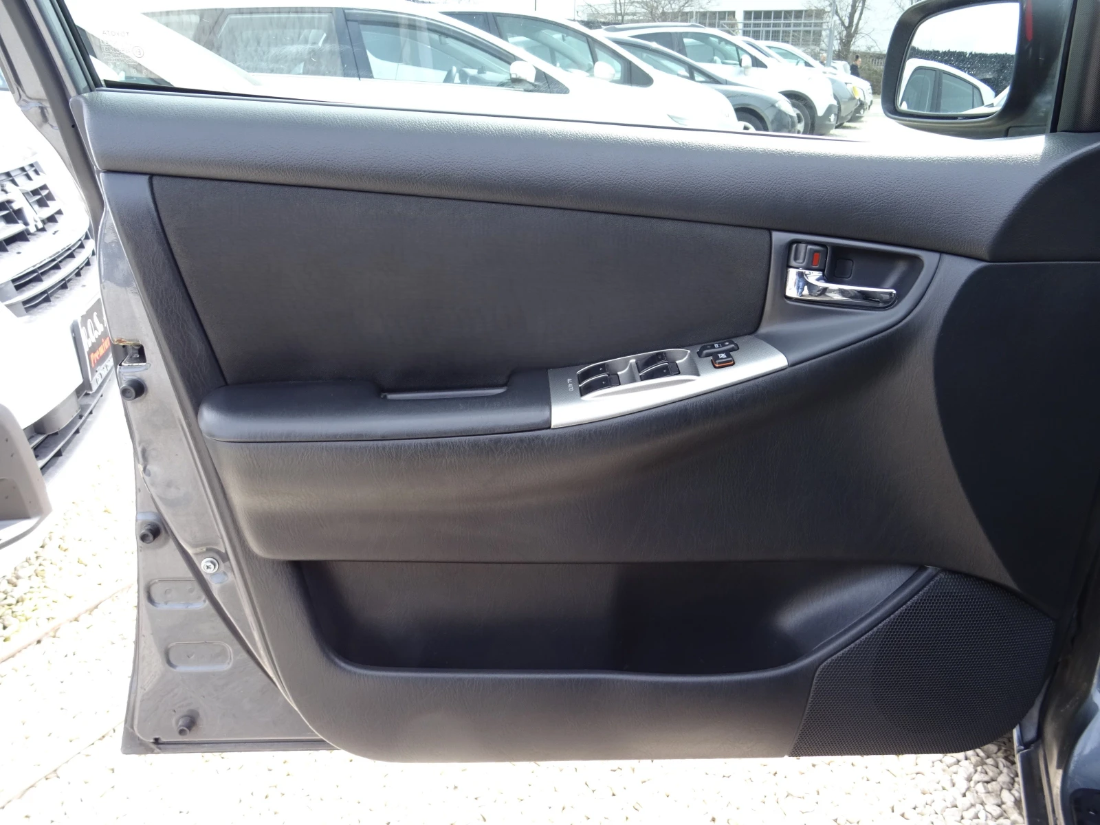 Toyota Corolla 1.4 D4D M-MT , снимка 8 - Автомобили и джипове - 53913890