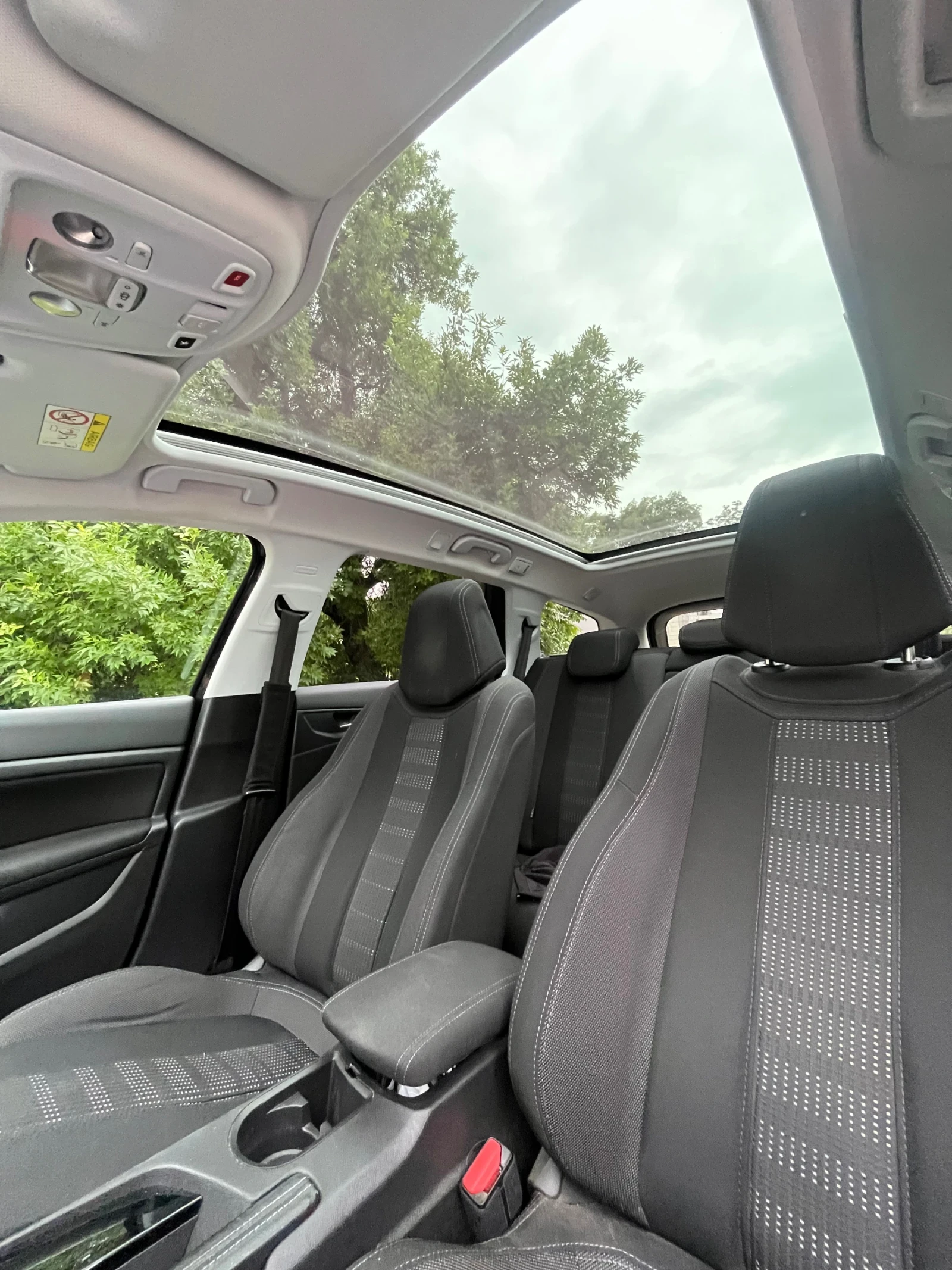 Peugeot 308 1.6 HDI, снимка 8 - Автомобили и джипове - 54886766
