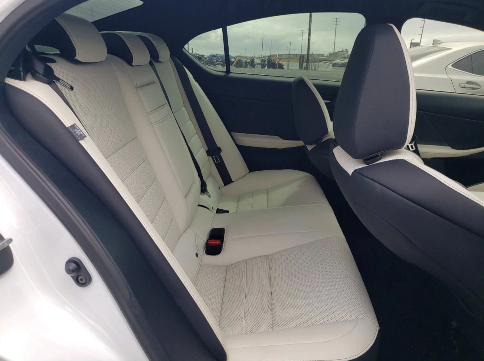 Lexus IS 350 F SPORT / ���� �� ������ / ���� �� ����: 24.06 | Mobile.bg � ����������� 10