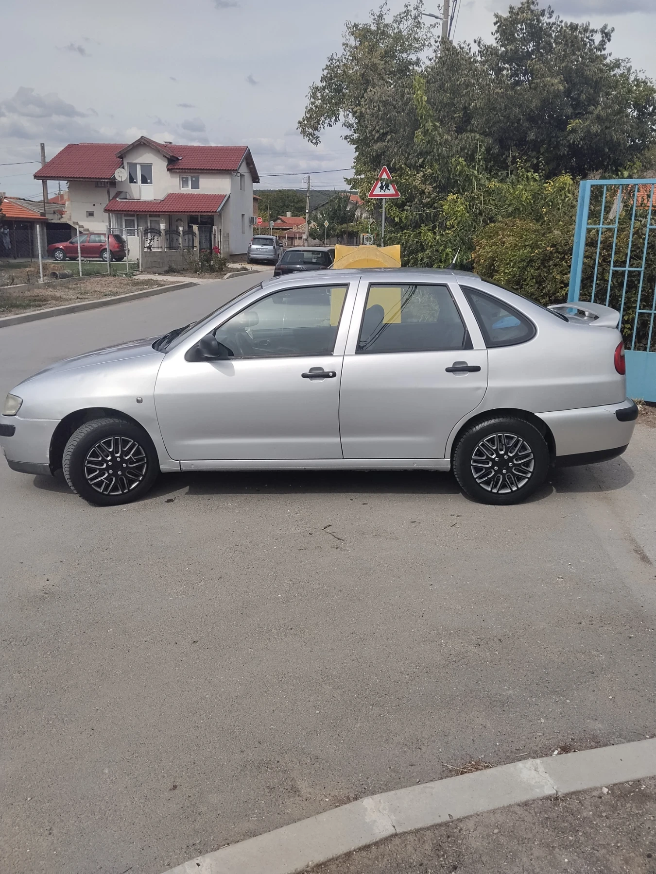 Seat Cordoba 1.9 tdi, снимка 9 - Автомобили и джипове - 56250477