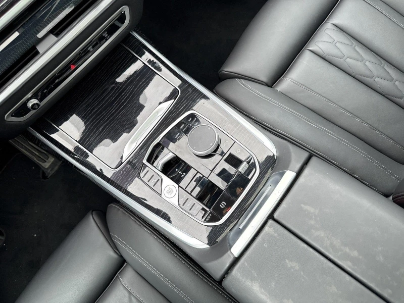 BMW X7 40i XDRIVE M-SPORT PANORAMA HEAD UP H/K SOFT CLOSE, снимка 10 - Автомобили и джипове - 52228903