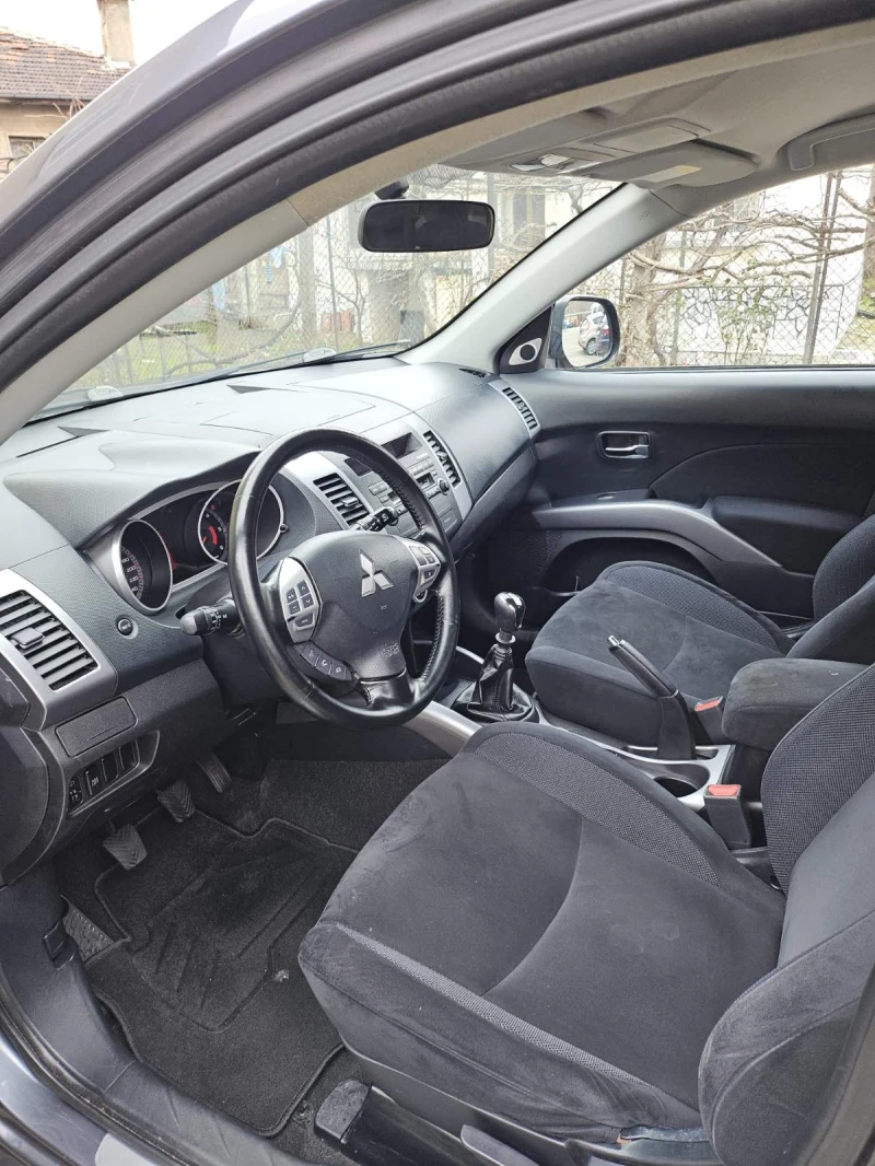 Mitsubishi Outlander 2.0D 4?4, снимка 2 - Автомобили и джипове - 53298290