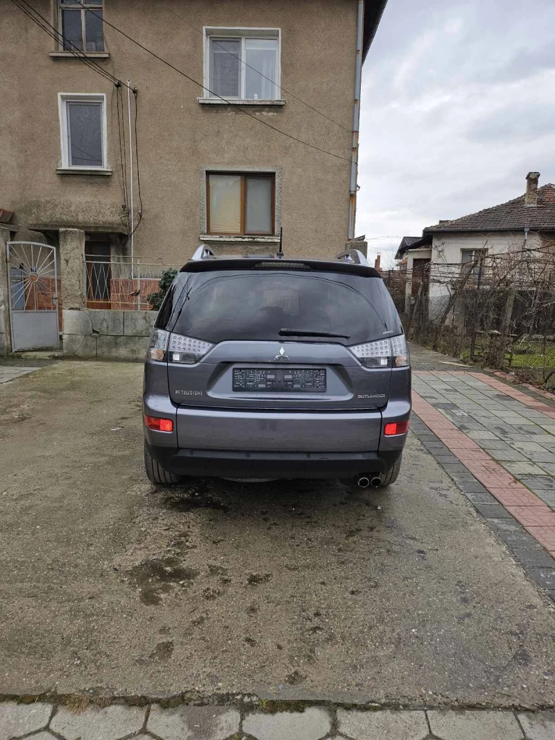 Mitsubishi Outlander 2.0D 4?4, снимка 6 - Автомобили и джипове - 53298290