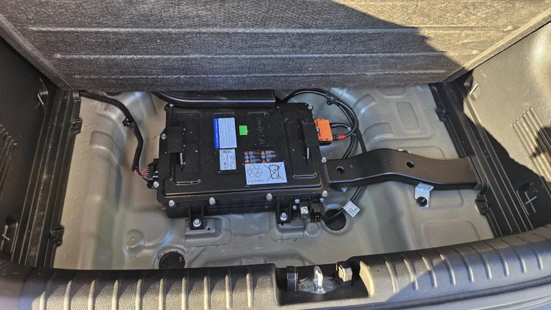 Kia Stonic HYBRID, снимка 16 - Автомобили и джипове - 53457782